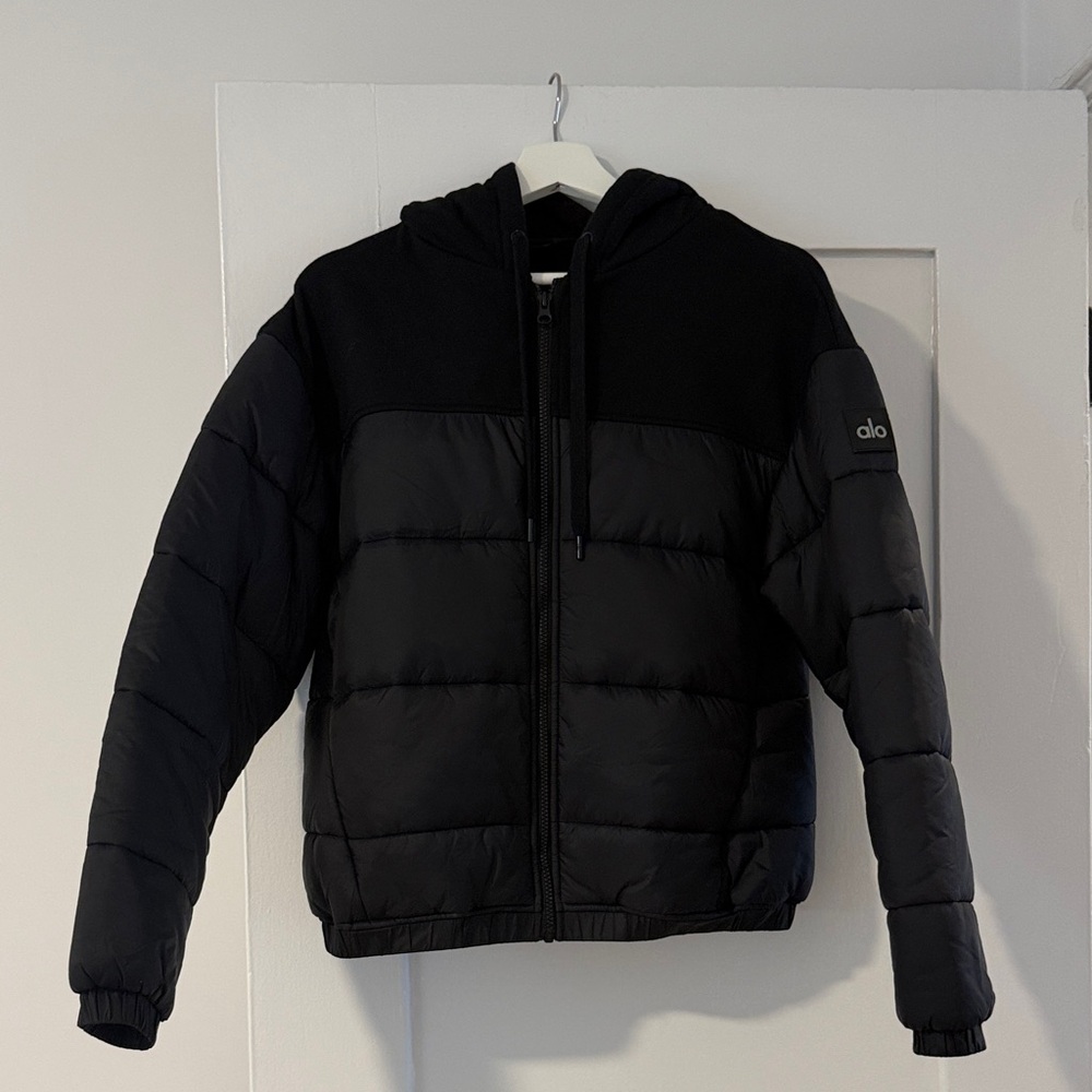 ALO Yoga Women’s Black Puffer Jacket
